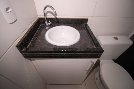 Casa de condomínio para alugar com 91m², 3 quartos e sem vaga Casa de condomínio para alugar com 91m², 3 quartos e sem vagaBanheiro