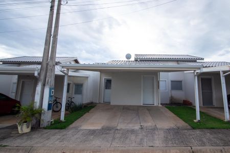 Casa de condomínio para alugar com 91m², 3 quartos e sem vaga Casa de condomínio para alugar com 91m², 3 quartos e sem vagaFachada da Casa