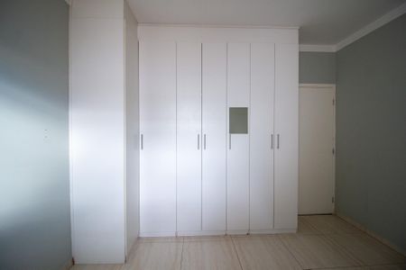 Casa de condomínio para alugar com 91m², 3 quartos e sem vaga Casa de condomínio para alugar com 91m², 3 quartos e sem vagaSuíte