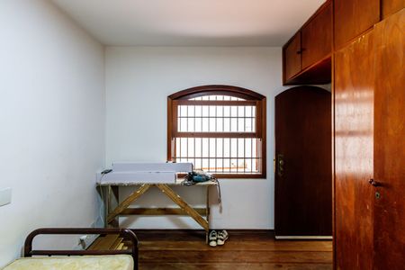 Casa à venda com 309m², 4 quartos e 8 vagasQuarto de serviço