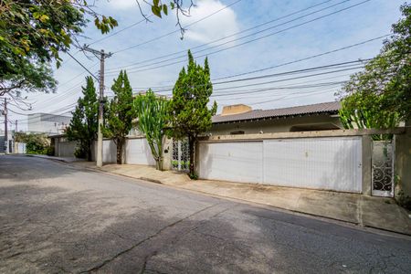 Casa à venda com 309m², 4 quartos e 8 vagasFachada