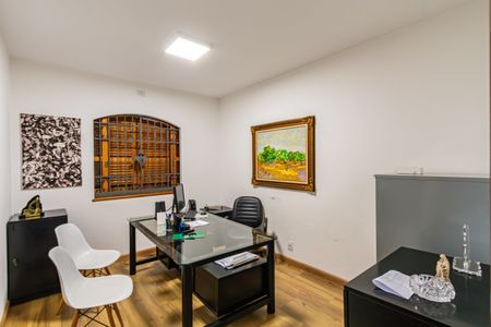 Casa à venda com 309m², 4 quartos e 8 vagasSuite 01