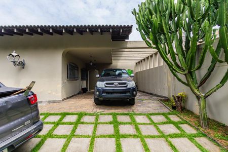 Casa à venda com 309m², 4 quartos e 8 vagasGaragem e jardim