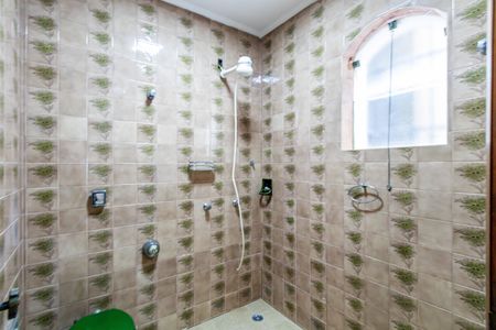 Casa à venda com 309m², 4 quartos e 8 vagasSalão  - Banheiro