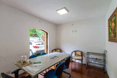 Casa à venda com 309m², 4 quartos e 8 vagasQuarto 01