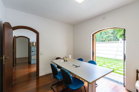 Casa à venda com 309m², 4 quartos e 8 vagasQuarto 01