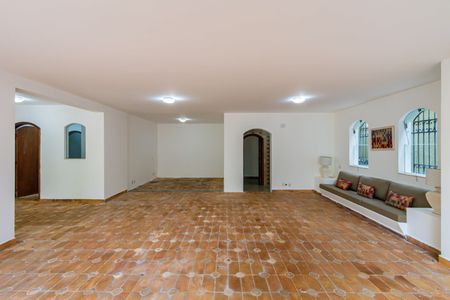 Casa à venda com 309m², 4 quartos e 8 vagasSalão 
