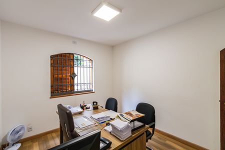 Casa à venda com 309m², 4 quartos e 8 vagasQuarto 02