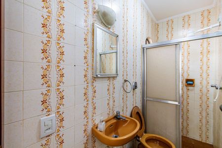 Casa à venda com 309m², 4 quartos e 8 vagasBanheiro de serviço