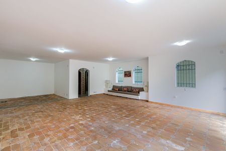 Casa à venda com 309m², 4 quartos e 8 vagasSalão 