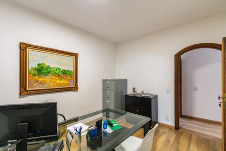Casa à venda com 309m², 4 quartos e 8 vagasSuite 01