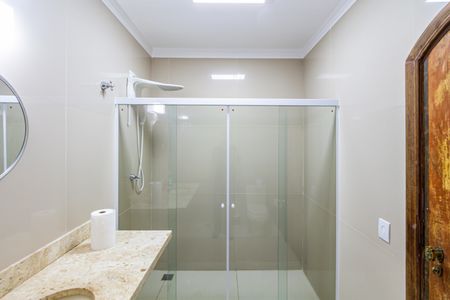 Casa à venda com 309m², 4 quartos e 8 vagasBanheiro social