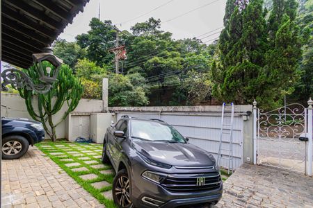 Casa à venda com 309m², 4 quartos e 8 vagasGaragem e jardim