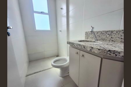 Banheiro de apartamento para alugar com 2 quartos, 71m² em Coração Eucarístico, Belo Horizonte