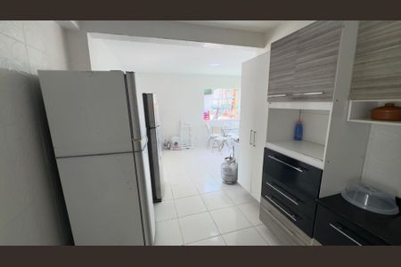 Casa para alugar com 800m², 8 quartos e 10 vagasCozinha