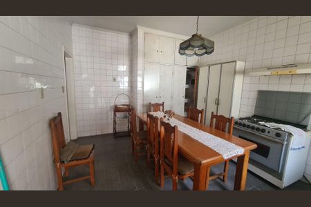 Casa à venda com 5 quartos, 250m² em Santa Paula, São Caetano do Sul