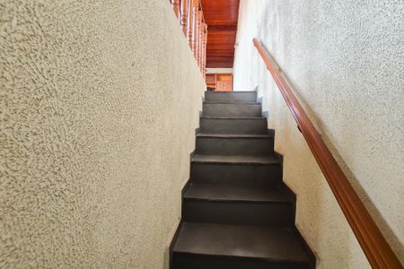 Casa à venda com 300m², 4 quartos e 4 vagas Casa à venda com 300m², 4 quartos e 4 vagascorredor