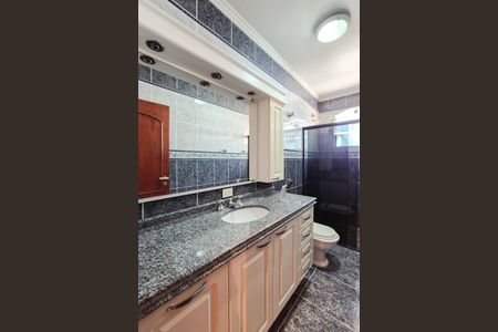 Casa à venda com 300m², 4 quartos e 4 vagas Casa à venda com 300m², 4 quartos e 4 vagasBanheiro da Suíte 3