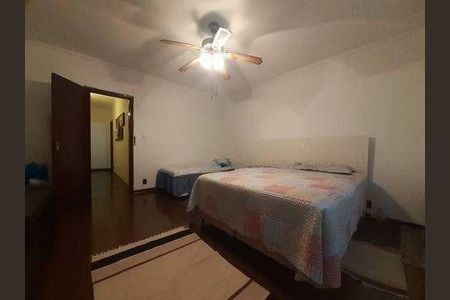 Casa à venda com 3 quartos, 161m² em Pinheirinho, Santo André