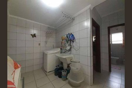 Casa à venda com 3 quartos, 161m² em Pinheirinho, Santo André