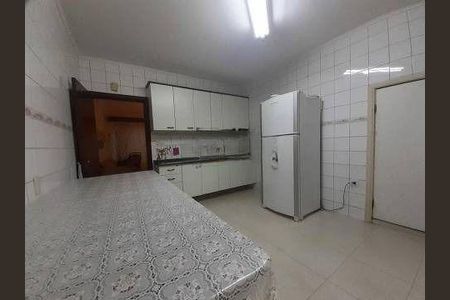 Casa à venda com 3 quartos, 161m² em Pinheirinho, Santo André