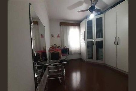 Casa à venda com 3 quartos, 161m² em Pinheirinho, Santo André