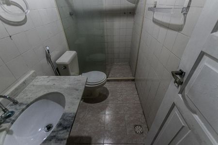 Casa de condomínio para alugar com 500m², 4 quartos e 3 vagas Casa de condomínio para alugar com 500m², 4 quartos e 3 vagasBanheiro do Quarto 2