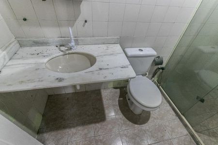 Casa de condomínio para alugar com 500m², 4 quartos e 3 vagas Casa de condomínio para alugar com 500m², 4 quartos e 3 vagasBanheiro do Quarto 4