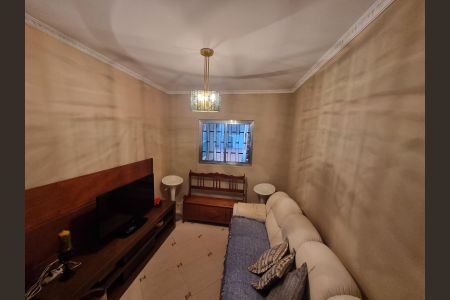 Casa à venda com 180m², 3 quartos e 2 vagas Casa à venda com 180m², 3 quartos e 2 vagasSala