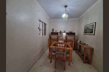 Casa à venda com 180m², 3 quartos e 2 vagas Casa à venda com 180m², 3 quartos e 2 vagasSala de Jantar