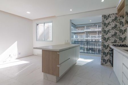 Foto 04 de apartamento à venda com 2 quartos, 51m² em Jardim Tupanci, Barueri