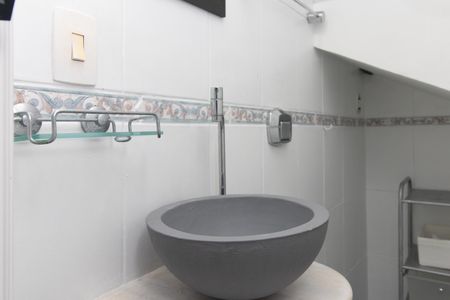 Lavabo de casa à venda com 2 quartos, 183m² em Hípica, Porto Alegre