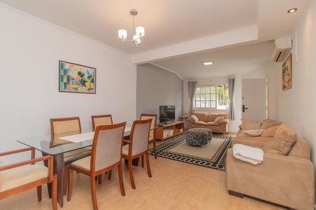 Sala de casa à venda com 2 quartos, 183m² em Hípica, Porto Alegre