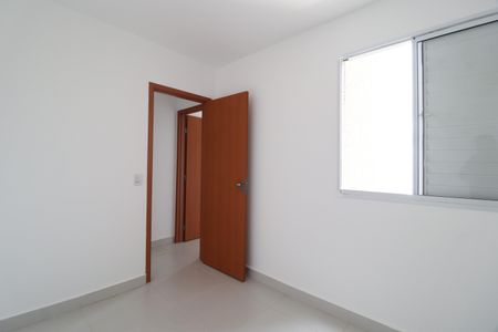 Quarto 1 de apartamento para alugar com 2 quartos, 53m² em Novo Mundo, Uberlândia