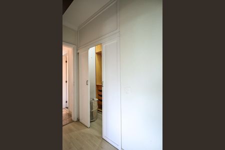 Apartamento para alugar com 60m², 2 quartos e 2 vagasArmário da Suíte 