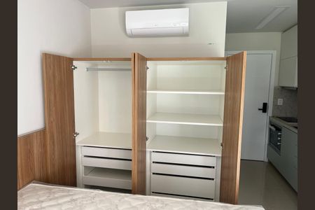 Apartamento para alugar com 17m², 1 quarto e sem vagaSala / Quarto