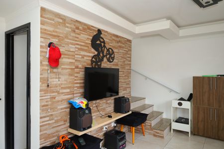 Sala de casa de condomínio para alugar com 2 quartos, 62m² em Itaquera, São Paulo