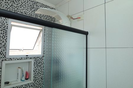 Casa de condomínio para alugar com 62m², 2 quartos e 2 vagasBanheiro - Suíte 1