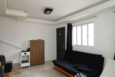 Sala de casa de condomínio para alugar com 2 quartos, 62m² em Itaquera, São Paulo