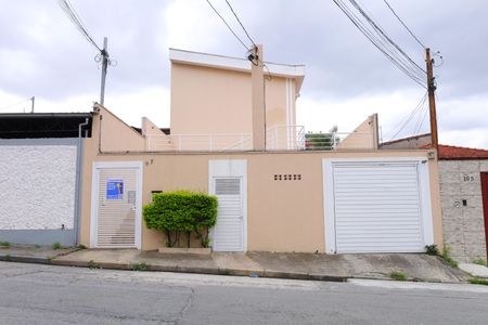Casa de condomínio para alugar com 62m², 2 quartos e 2 vagasFachada do condomínio - Placa instalada no portão do condomínio - Código da placa: YEQA-471