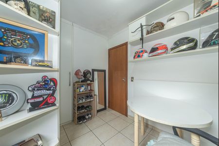 Apartamento à venda com 156m², 3 quartos e 2 vagasQuarto 2