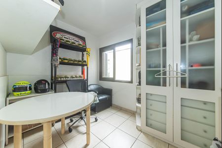 Apartamento à venda com 156m², 3 quartos e 2 vagasQuarto 2