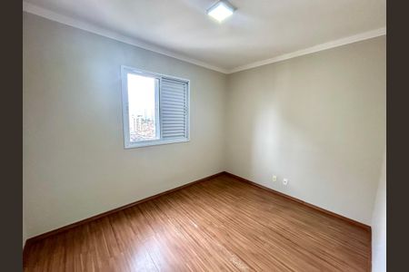 Apartamento à venda com 75m², 3 quartos e 2 vagasQuarto 2