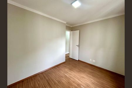 Apartamento à venda com 75m², 3 quartos e 2 vagasQuarto 2