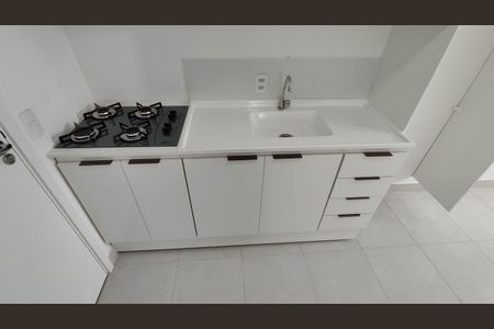 Sala / Cozinha / área de serviço de apartamento para alugar com 2 quartos, 32m² em Vila Carmosina, São Paulo