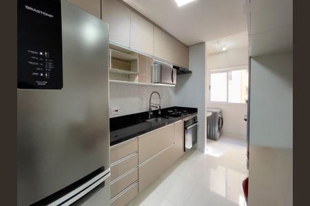 Foto 01 de apartamento à venda com 2 quartos, 72m² em Jardim Tupanci, Barueri