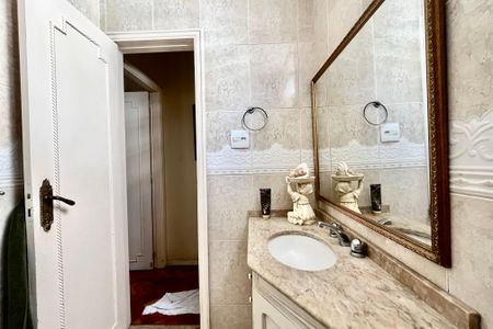 Apartamento para alugar com 170m², 3 quartos e 1 vaga Apartamento para alugar com 170m², 3 quartos e 1 vagaBanheiro social