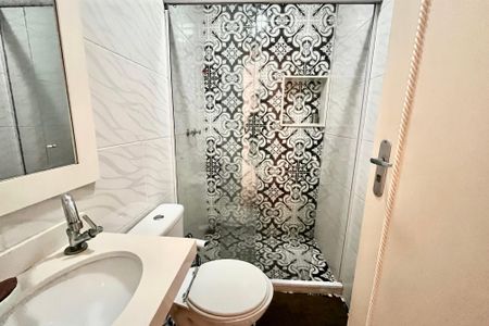 Apartamento para alugar com 170m², 3 quartos e 1 vaga Apartamento para alugar com 170m², 3 quartos e 1 vagaBanheiro da Suíte