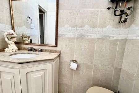 Apartamento para alugar com 170m², 3 quartos e 1 vaga Apartamento para alugar com 170m², 3 quartos e 1 vagaBanheiro social