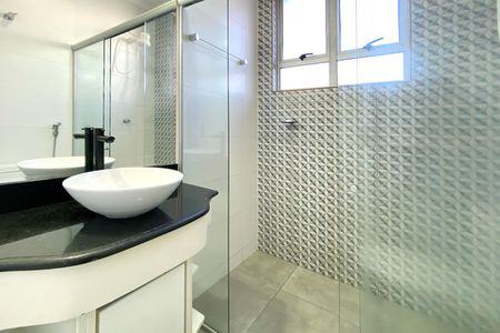Apartamento à venda com 89m², 3 quartos e 1 vaga Apartamento à venda com 89m², 3 quartos e 1 vagaBanheiro